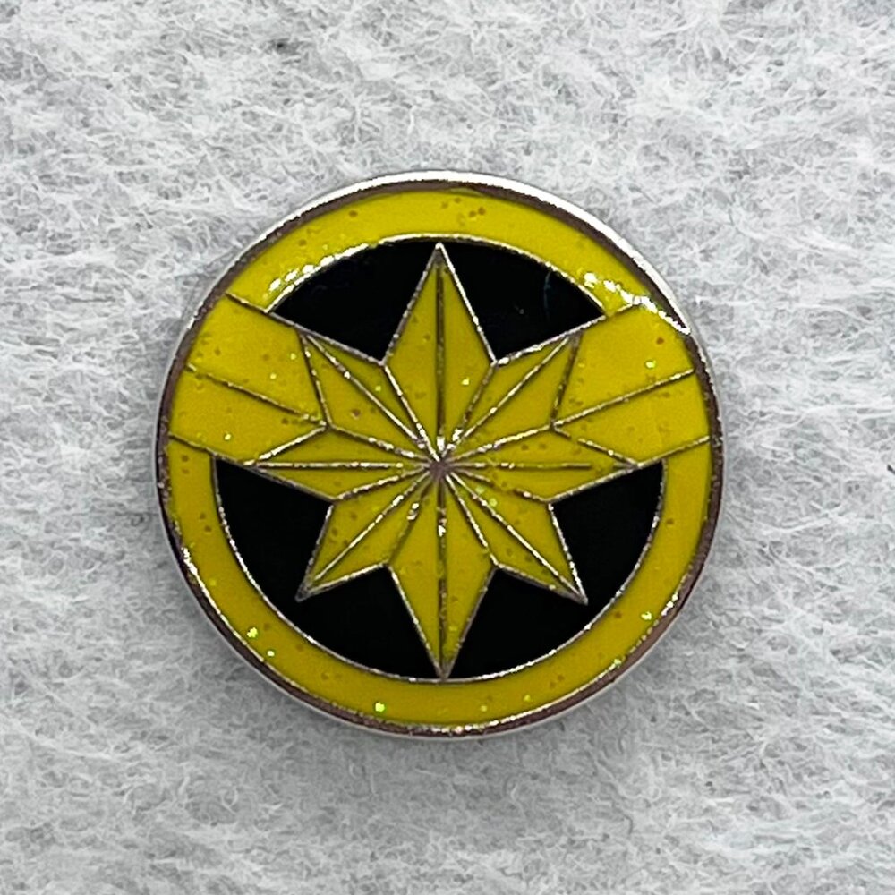 🔮 5/$25‎ Disney Marvel Pride Collection Captain Marvel Pin